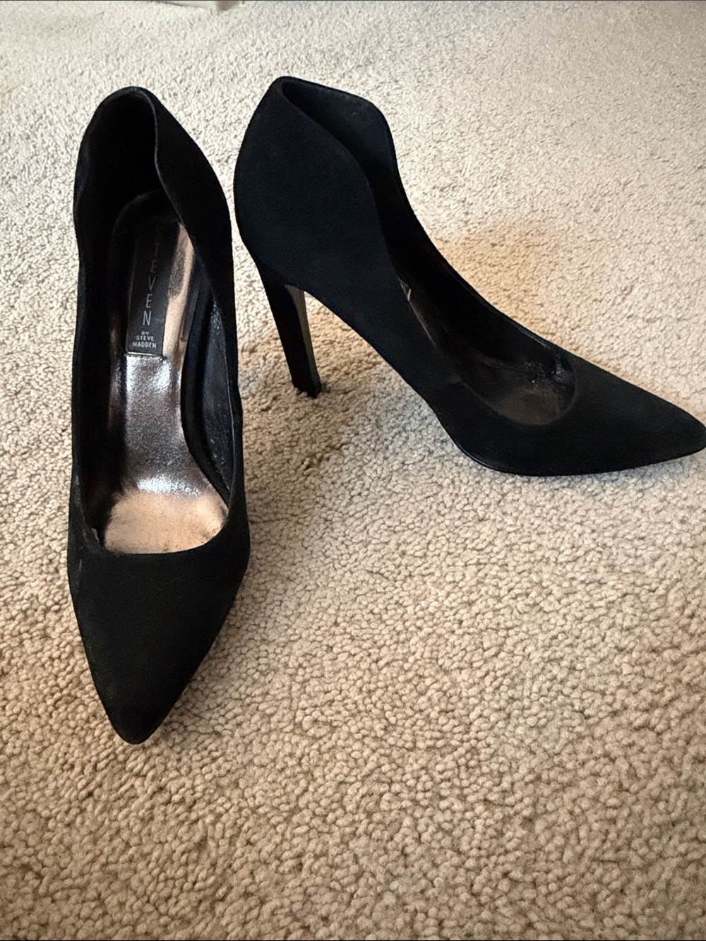 ALL five Pointed-Toe Pumps - Picture 6 of 11